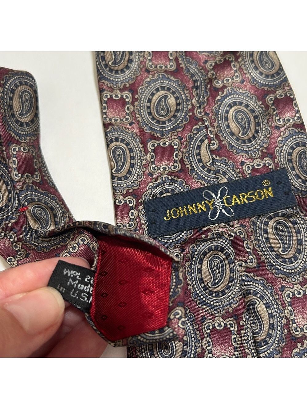 Johnny Carson vintage Elegant Paisley and Geometric Patterned Ties. Set of 2. - Picture 9 of 10